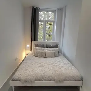 https://charleville-39-f-bruxelles-charleroi-aeroport.hotelsantwerp.net